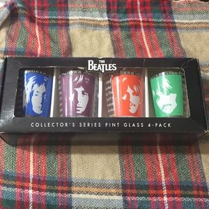 NIB The Beatles Collector’s Series Pint Glass 4 Pk